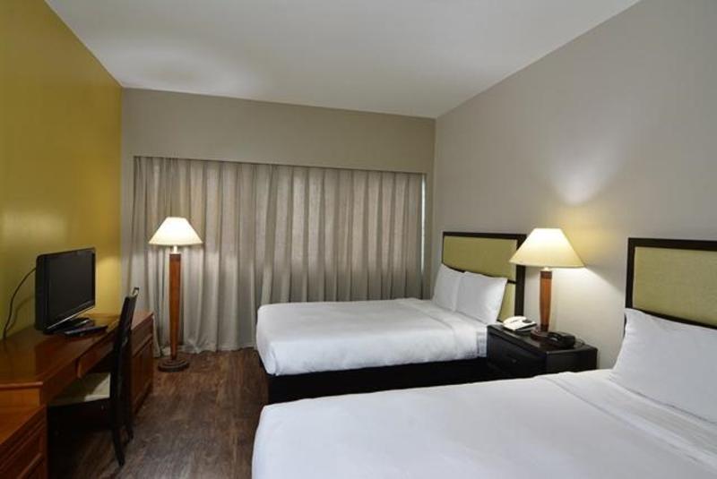 Pacific Bay Hotel Тумон Екстериор снимка